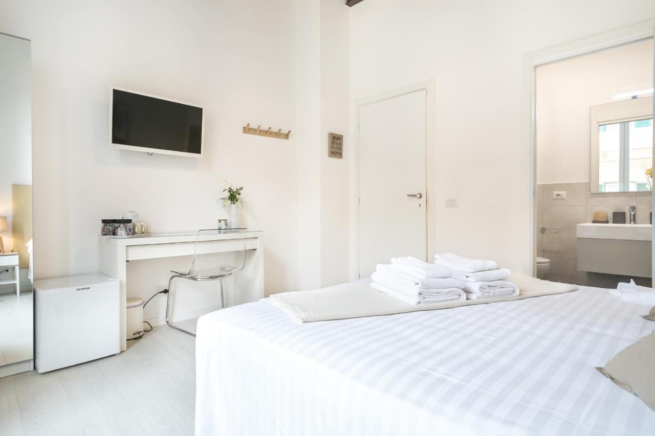 White Ostilia Guesthouse Рим Екстер'єр фото