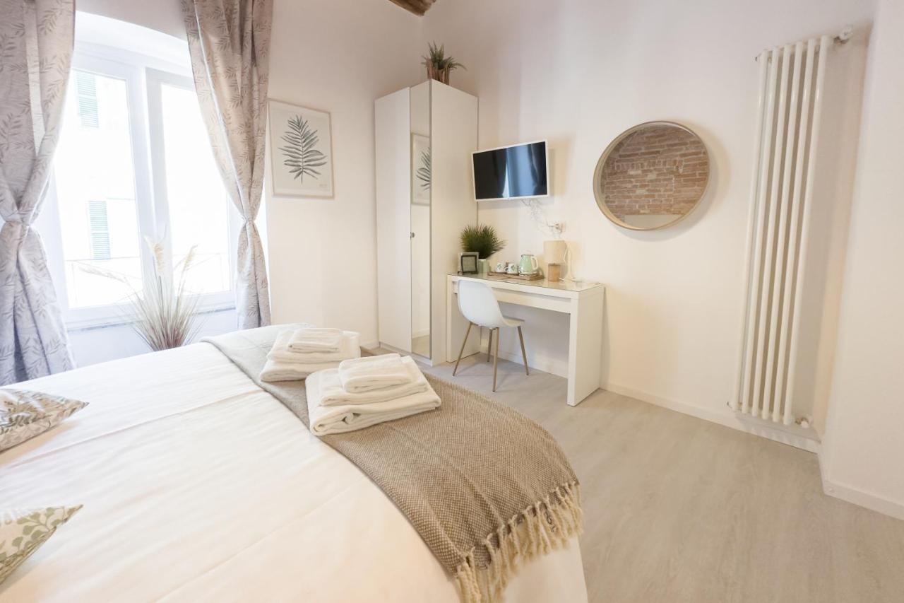 White Ostilia Guesthouse Рим Екстер'єр фото