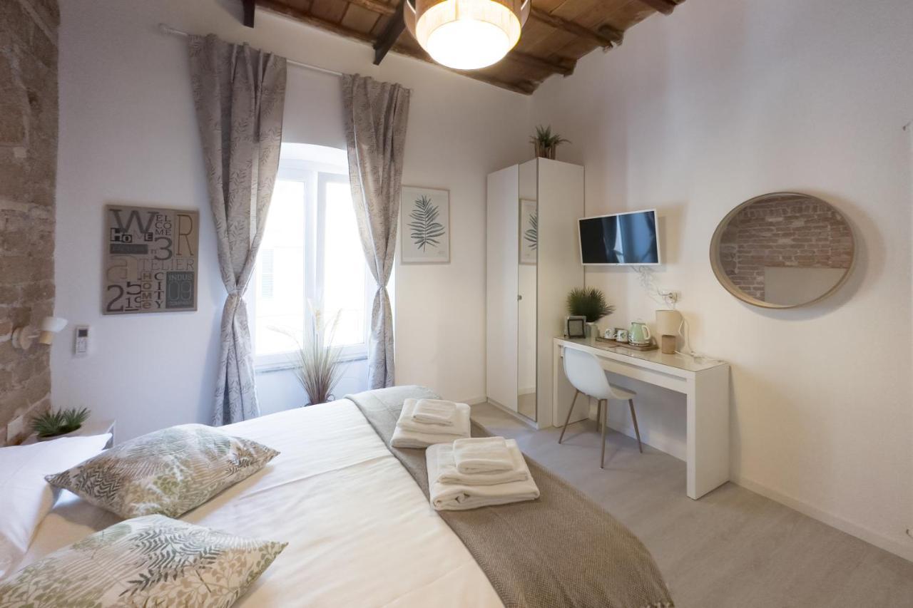 White Ostilia Guesthouse Рим Екстер'єр фото