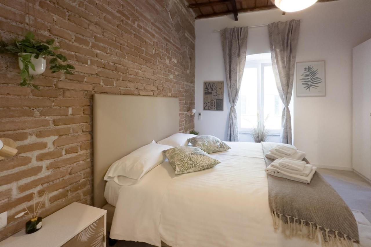 White Ostilia Guesthouse Рим Екстер'єр фото