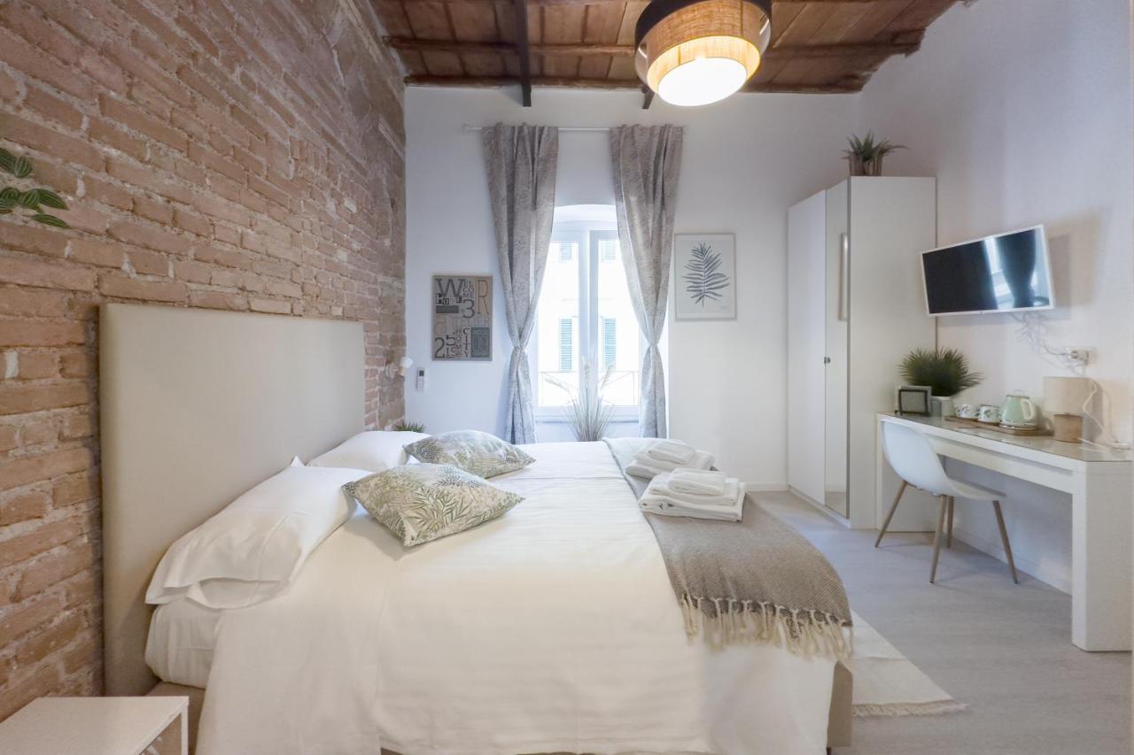 White Ostilia Guesthouse Рим Екстер'єр фото